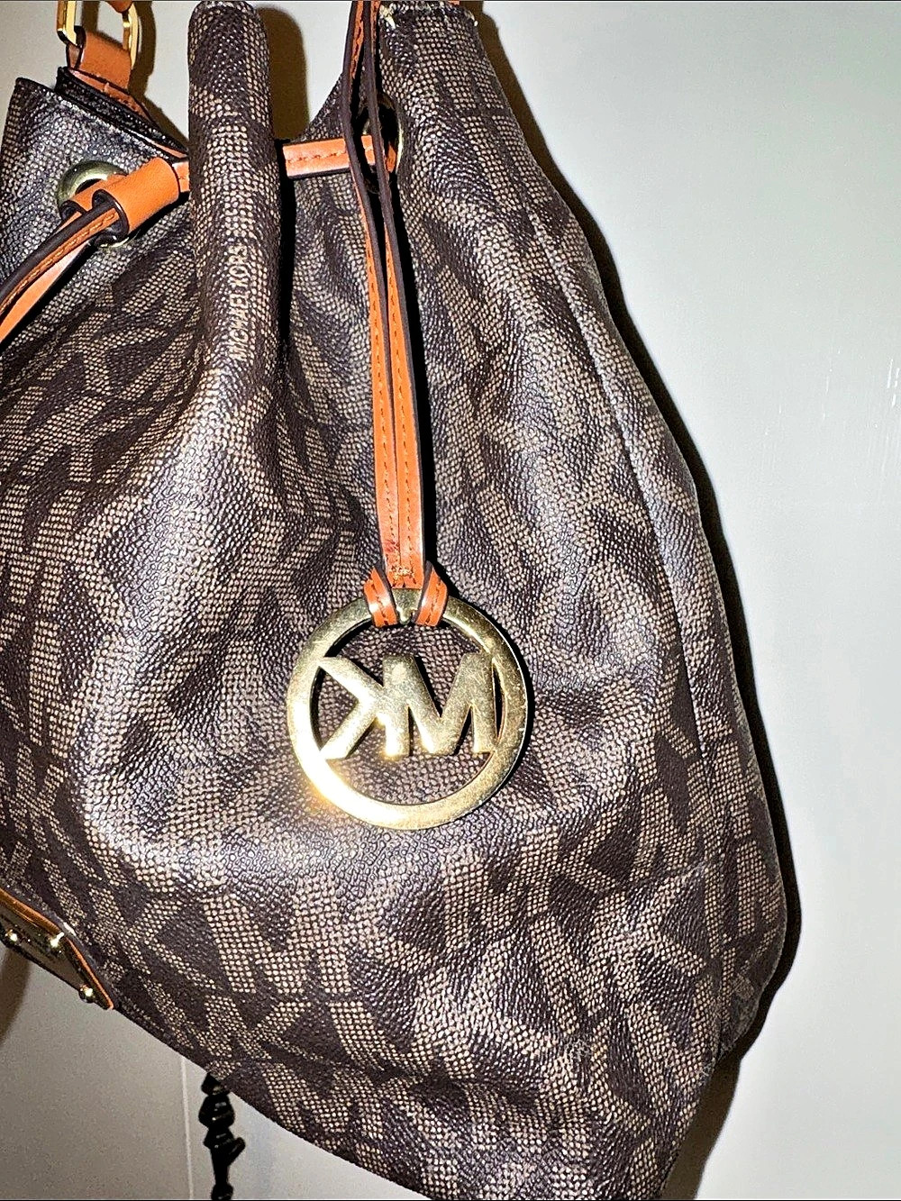 Michael Kors Monogram Bucket Shoulder Bag - Picture 4 of 8